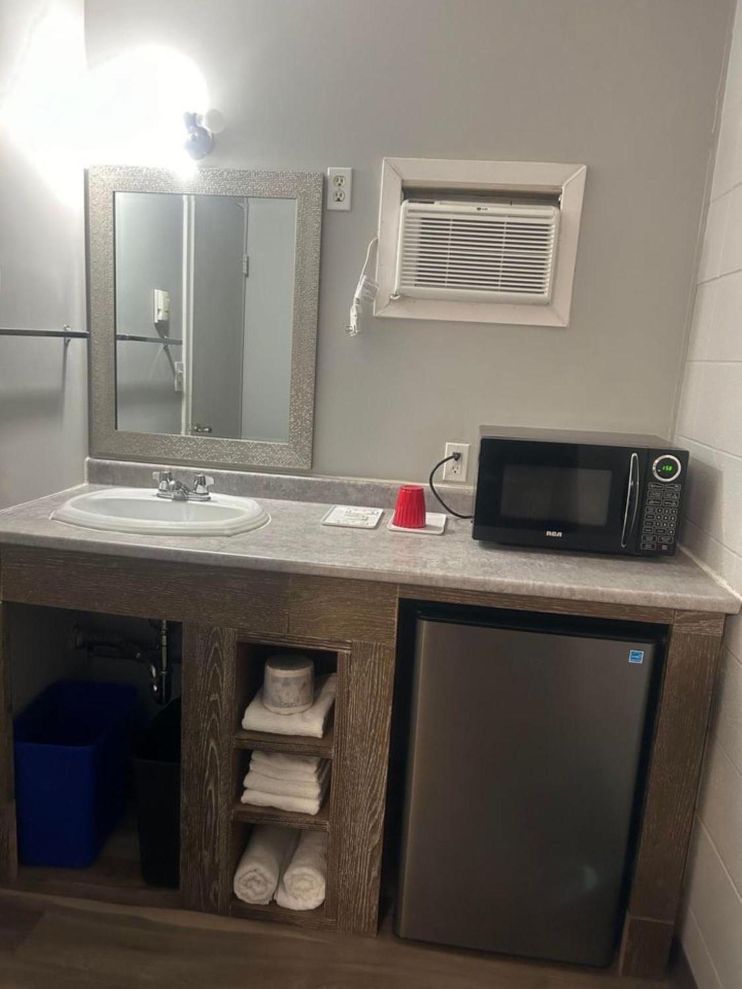Parkside Inn Grande Prairie Kültér fotó